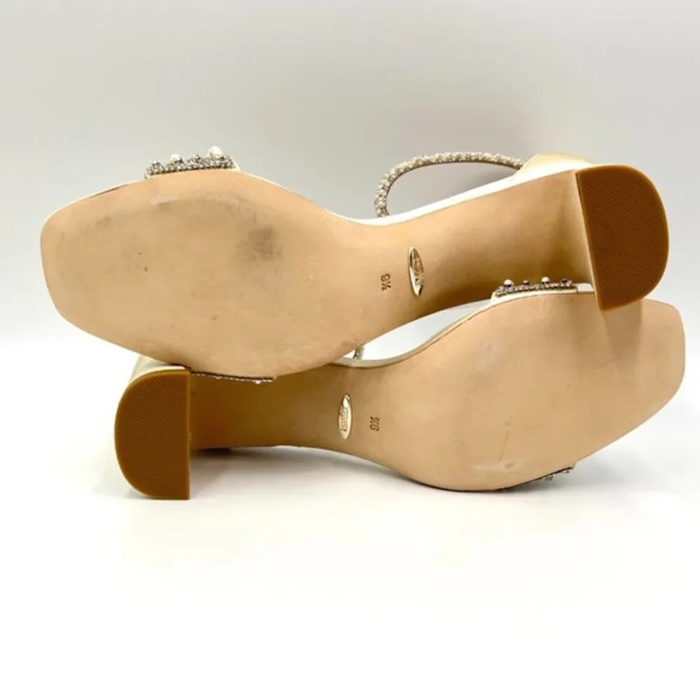 Badgley Mischka Size 9.5 Kameryn Ivory‎ Satin Jeweled Dress Sandals Heels Shoes